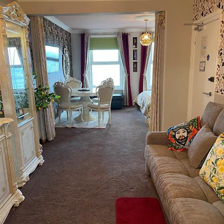 "The Italian" Seafront Apartment Eastbourne Exterior foto